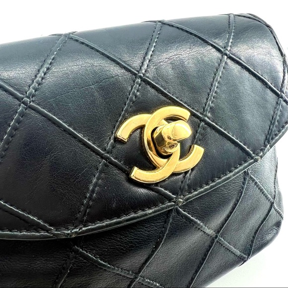 ✈️sold✈️Chanel Black Gold Bag Bum bag Belt - Picture 9 of 16